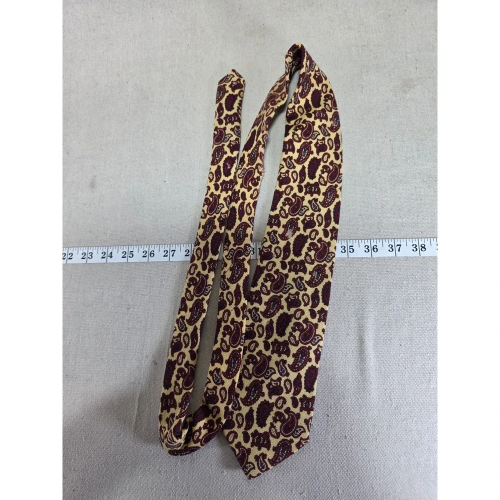 Brooks Brothers Makers Mens Paisley Wool Tie Burgundy Tan Hand Made USA 4 Inch